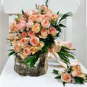 Peach roses bridal bouquet 